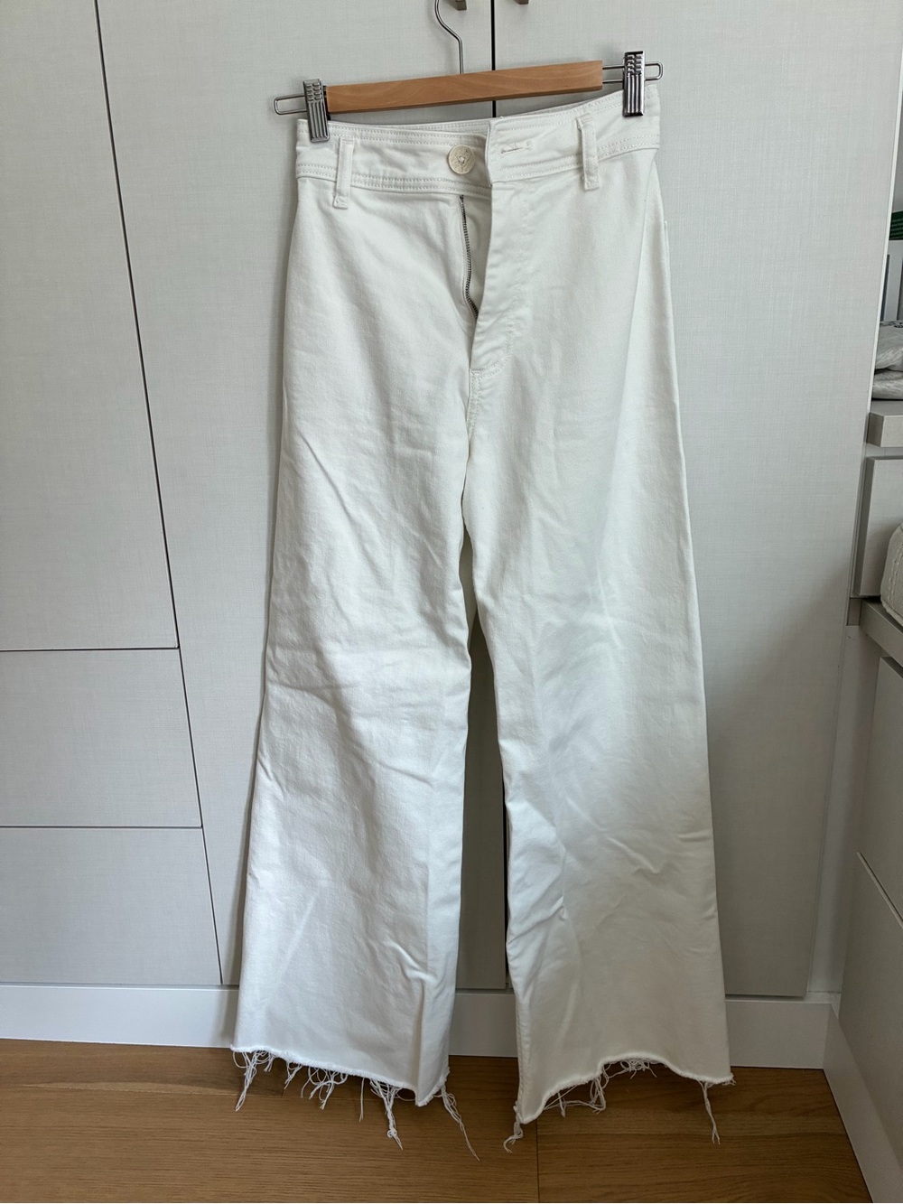 Zara White Wide-Leg Jeans with Back Patch Pockets